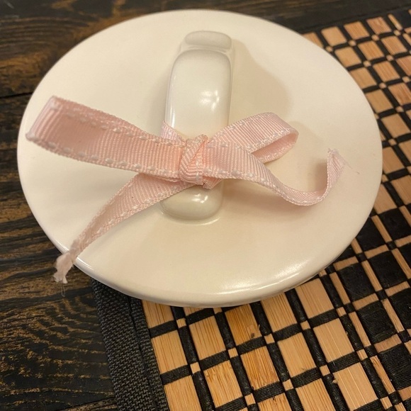 Rae Dunn XOXO Canister - Picture 3 of 6